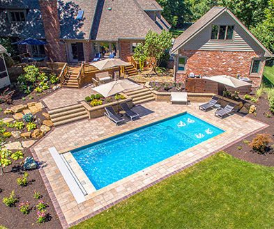 Lifestyle_ReefBlue Reef Blue example pool color